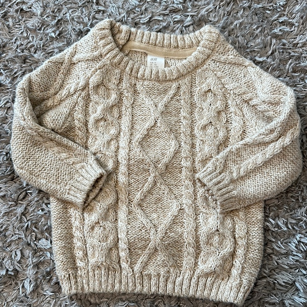 H&M 9M sweater - Picture 1 of 3